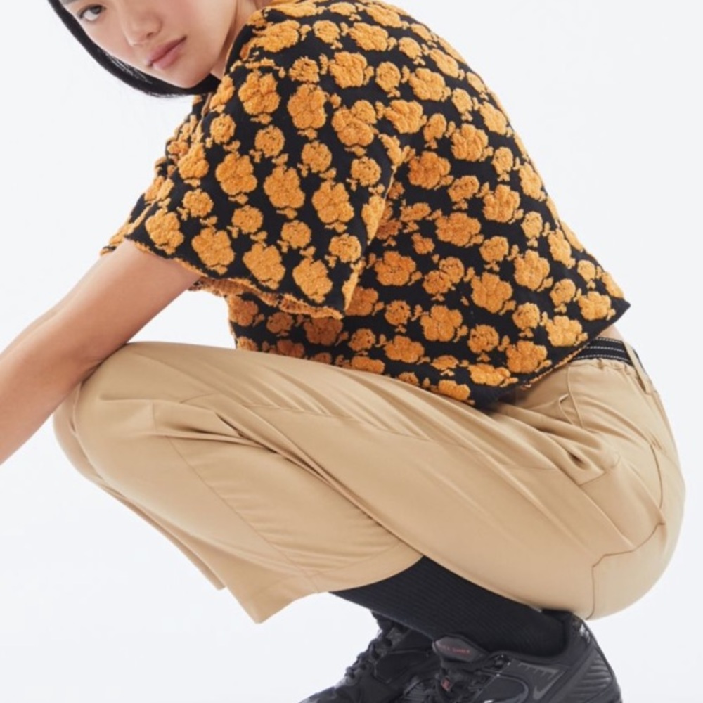 Urban Outfitters Shirt— NWT 🧡🖤🧡